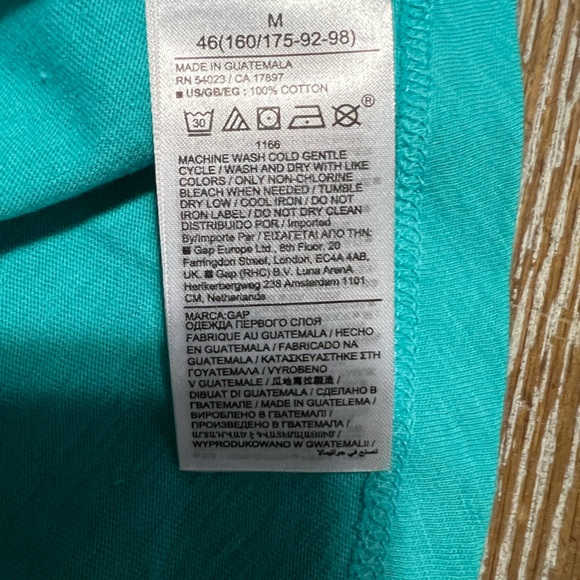 NWT GAP|Forever Soft V-neck Tee|Size Medium - Picture 7 of 7